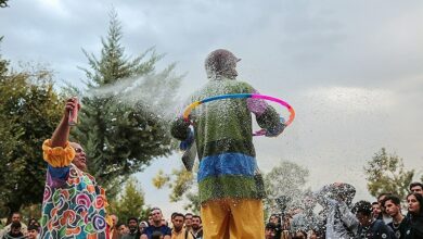 آغاز جشنواره تئاتر خیابانی مریوان‌/کارناوال شادی راه افتاد