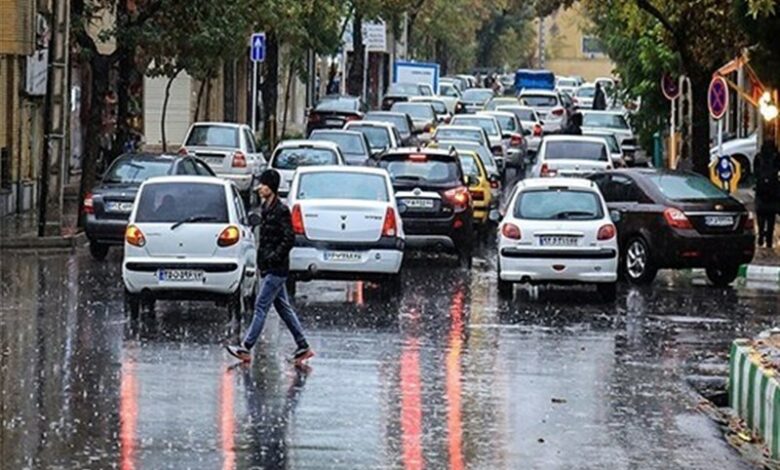 بارش باران پائیزی و آب گرفتگی معابر در شیراز