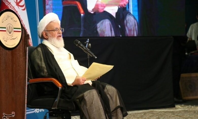 _تاکید_ _امام_ _جمعه_ _یزد_ _بر_ _شروع_ _آموزش_ _پیشگیرانه_ _از_ _مدارس_