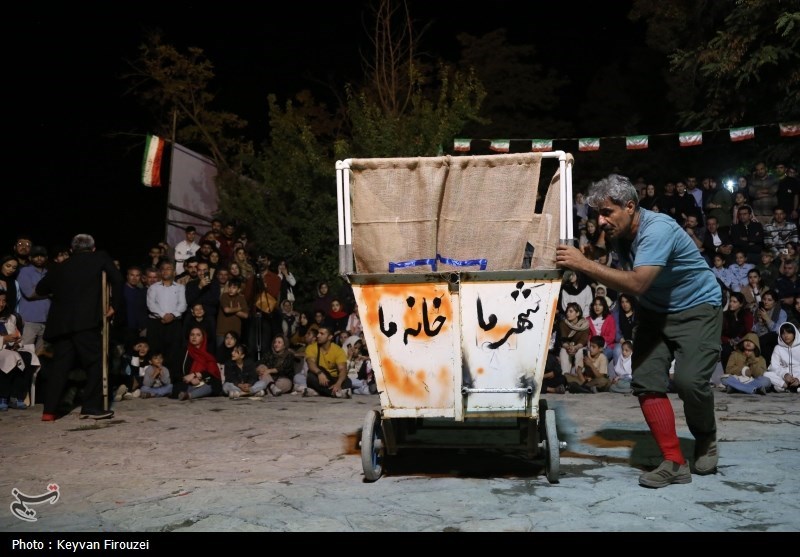 در جشنواره تئاتر خیابانی مریوان چه آثاری اجرا شد؟ + تصاویر