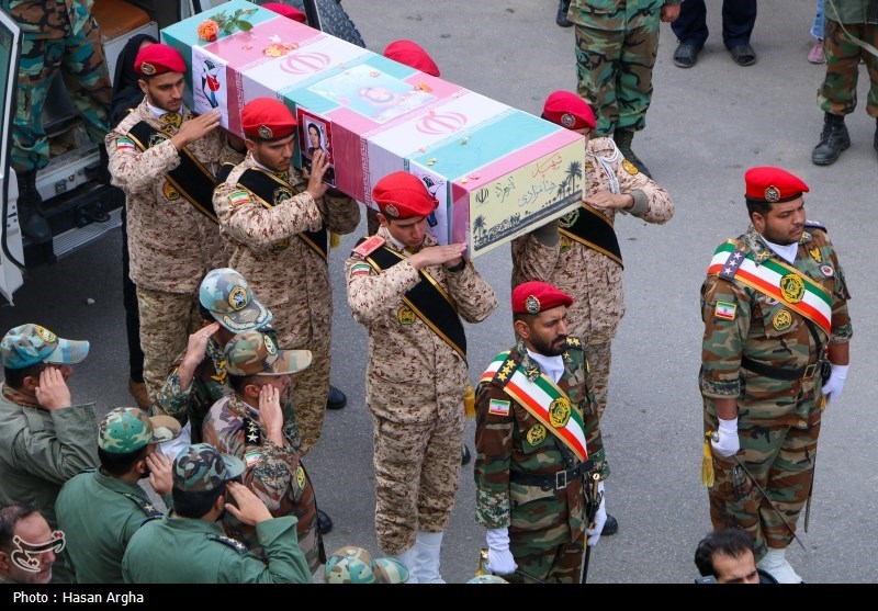 شهید رضا مرادی در خانه ابدی خود آرام گرفت+عکس و فیلم