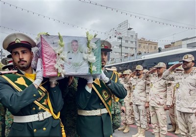 وداع مردم مشهد با شهید حادثه تروریستی تفتان