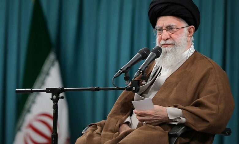 آغاز دیدار امام خامنه‌ای با بسیجیان