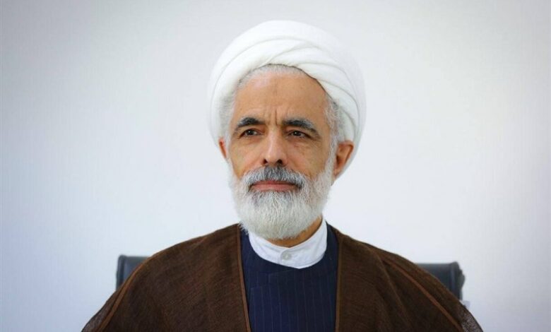 انصاری: تابعیت خود فرد شرط قطعی باشد نه همسر و فرزند