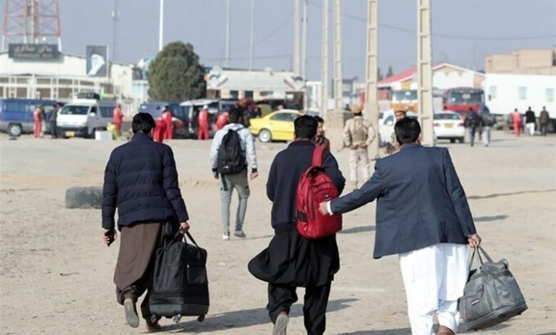 بازگشت 23هزار تبعه غیرمجاز افغان از مرز دوغارون به افغانستان