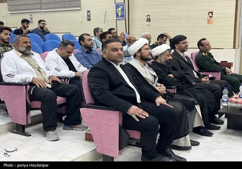 تجلیل از فرماندهان بسیج کربلا بوشهر+تصویر