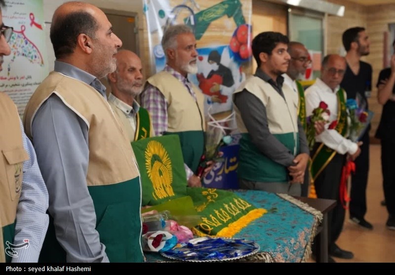 تجلیل خادمیاران رضوی از کادر درمان بوشهر+ تصویر