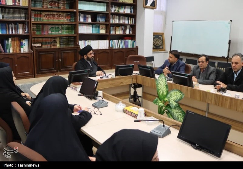درد‌و‌دل صمیمی خبرنگاران زنجانی با امام جمعه/ سکوت‌ شکسته شد