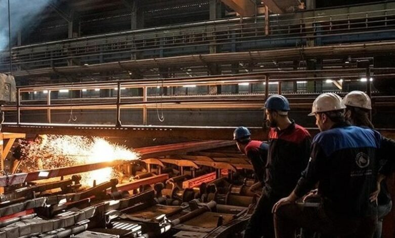 دستگاه قضا مانع بیکاری 7 هزار کارگر شرکت فولاد زرند شد