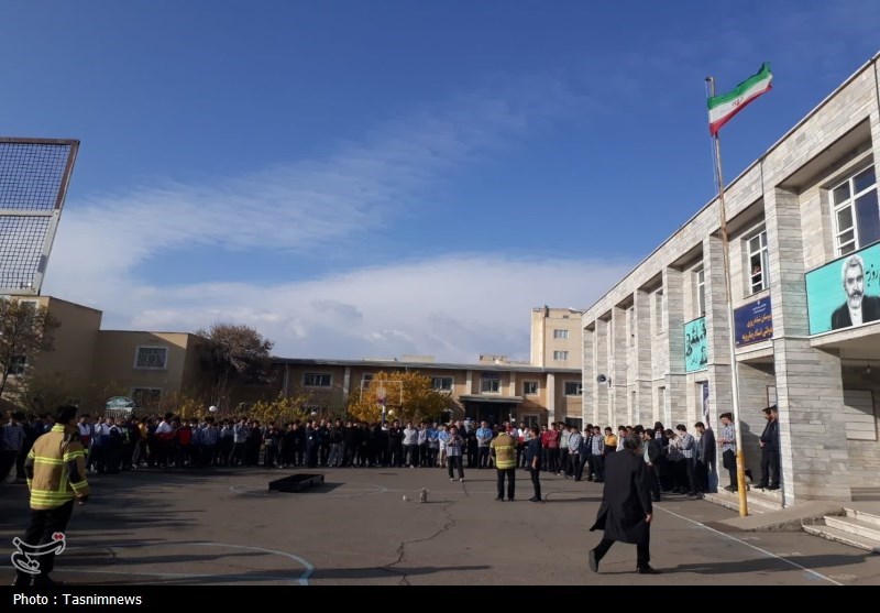 مانور سراسری ایمنی در برابر زلزله در مدارس همدان+تصویر