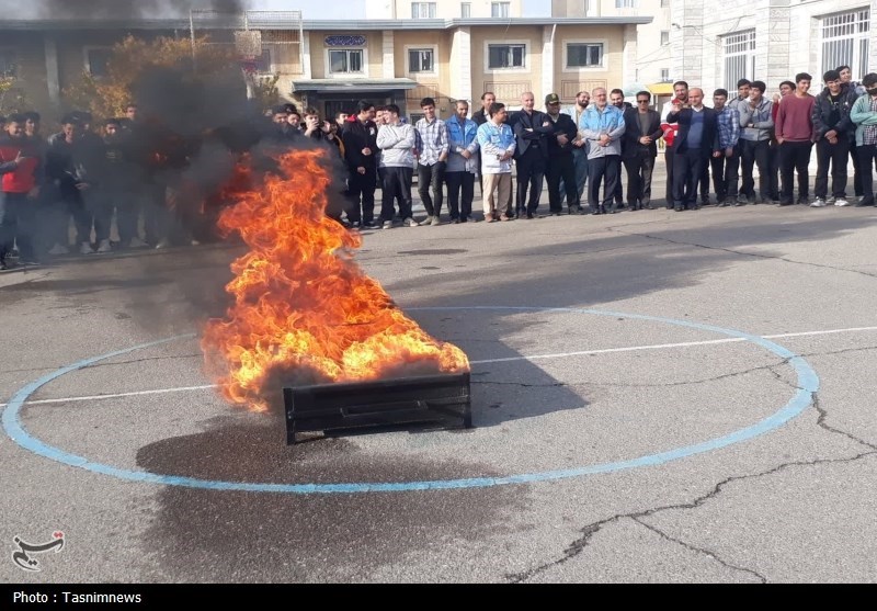 مانور سراسری زلزله در مدارس استان زنجان برگزار شد+عکس