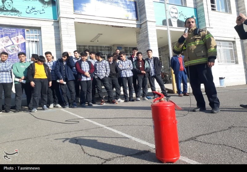 مانور سراسری زلزله در مدارس استان زنجان برگزار شد+عکس