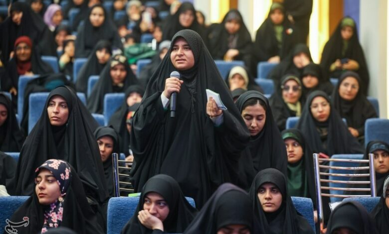 مقامی: همیاران دانشجویی رابط دانشگاه و دانشجویان هستند