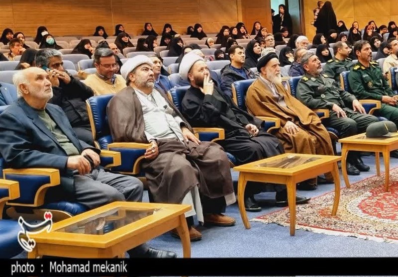 منافقان محارب هستند چون 17 هزار ایرانی را به شهادت رساندند