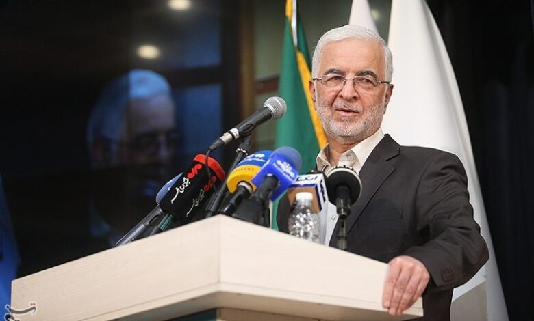 مومنی: تا 2 هفتۀ آینده تمام استانداران انتخاب می‌شوند