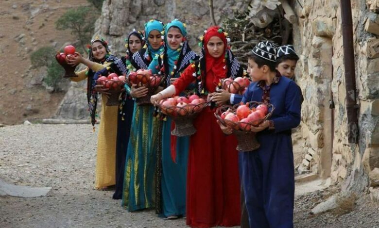 ولنگاری در برخی جشنواره‌های کردستان/ "نشاط"رمز بی‌بندوباری!