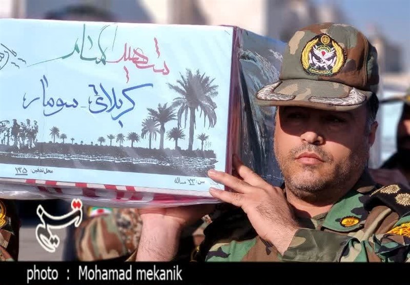پیکر مطهر 14 شهید گمنام دفاع وارد مشهد شد + فیلم و تصاویر