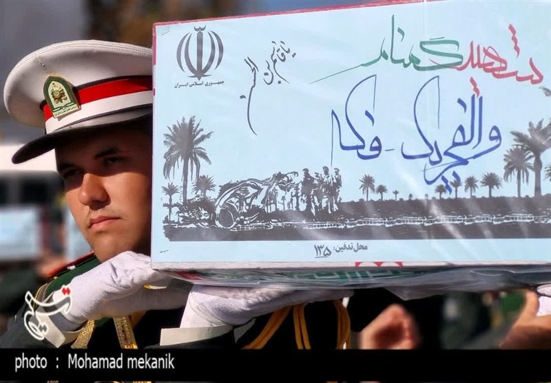 پیکر مطهر 14 شهید گمنام دفاع وارد مشهد شد + فیلم و تصاویر