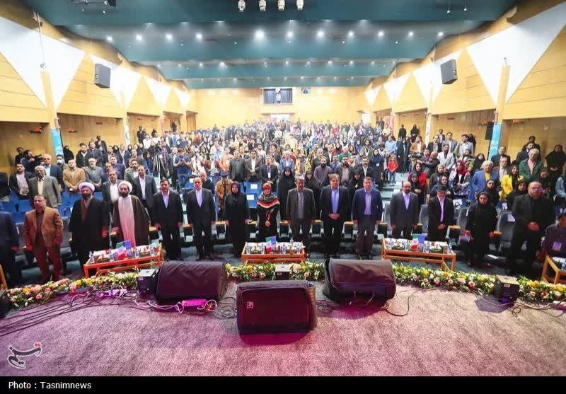 گزارش تسنیم از یک اختتامیه جذاب/ رضایت تئاتری‌ها از همدان
