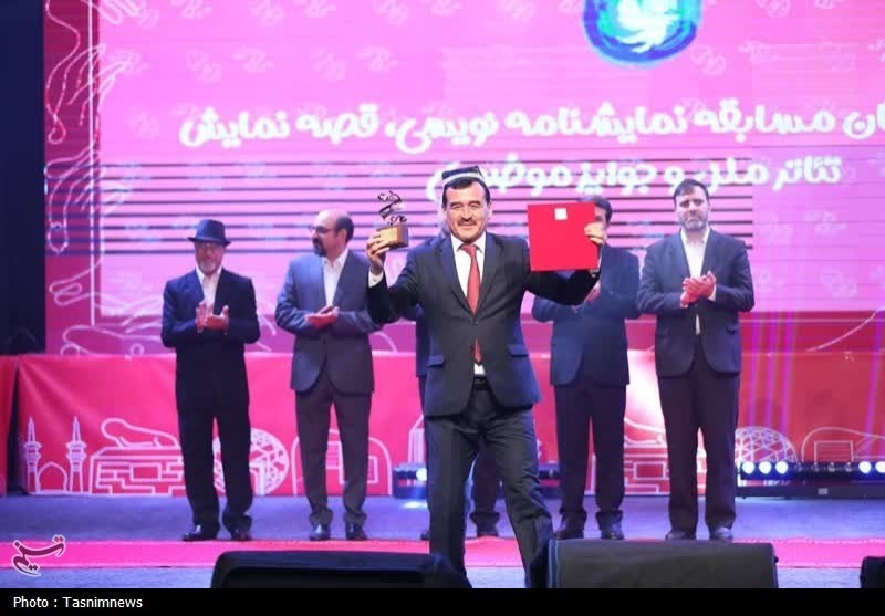گزارش تسنیم از یک اختتامیه جذاب/ رضایت تئاتری‌ها از همدان