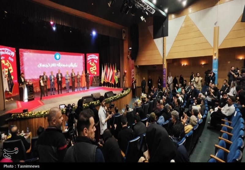گزارش تسنیم از یک اختتامیه جذاب/ رضایت تئاتری‌ها از همدان