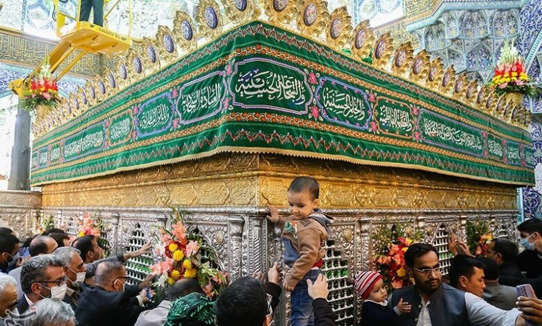 گل آرایی ضریح حضرت معصومه در سالروز ولادت حضرت زینب(س)+ فیلم