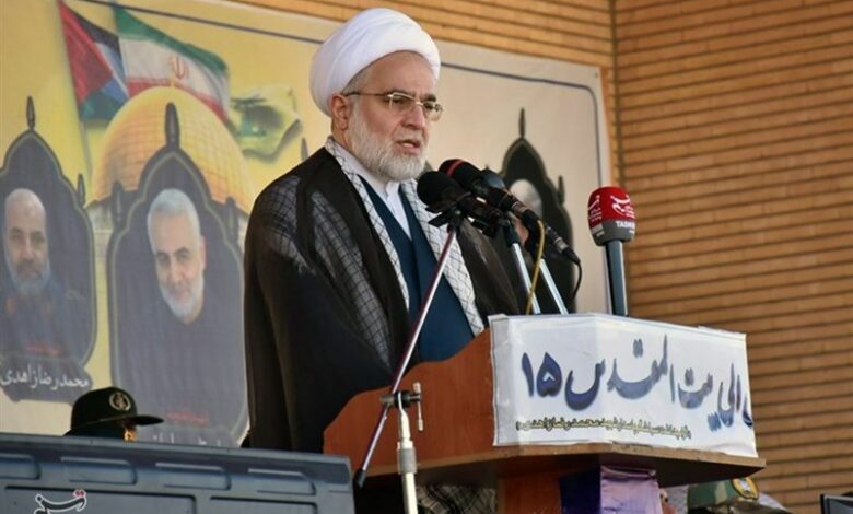4 الگو برای بسیجیان/مبارزه با ظالمان پایان ندارد