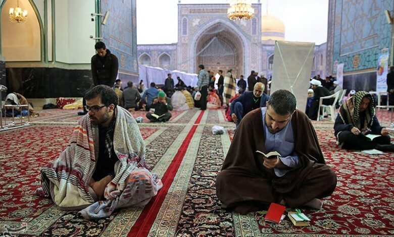 68 درصد از متقاضیان اعتکاف حرم‌رضوی بانوان هستند