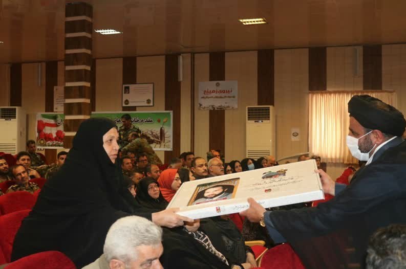 آیین تکریم مادران و همسران شهدای ارتش برگزار شد