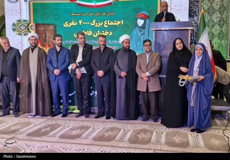 اجتماع 4 هزار نفری دختران فاطمی در اسلامشهر+تصویر
