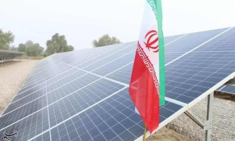 احداث نیروگاه‌های خورشیدی برای تأمین برق واحدهای صنعتی قم