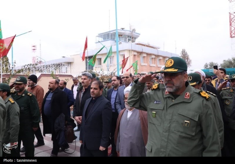 استقبال پرشور مردم یزد از نهمین شهید گمنام + تصاویر