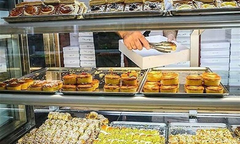 افزایش قیمت کیک و شیرینی شب یلدا به دلیل کبود روغن و آرد