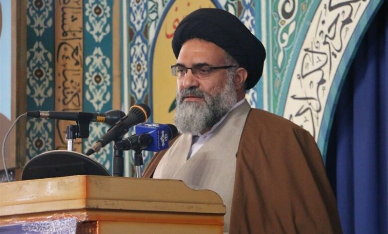 ‌امام جمعه یاسوج: اختلاف‌افکنی به بهانه یک شوخی زیبنده نیست