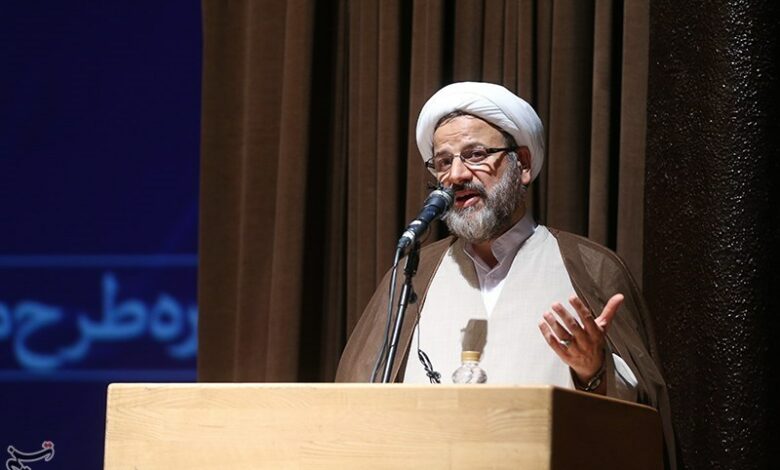 باید علوم انسانی بومی در چارچوب پارادایم انقلاب داشته باشیم