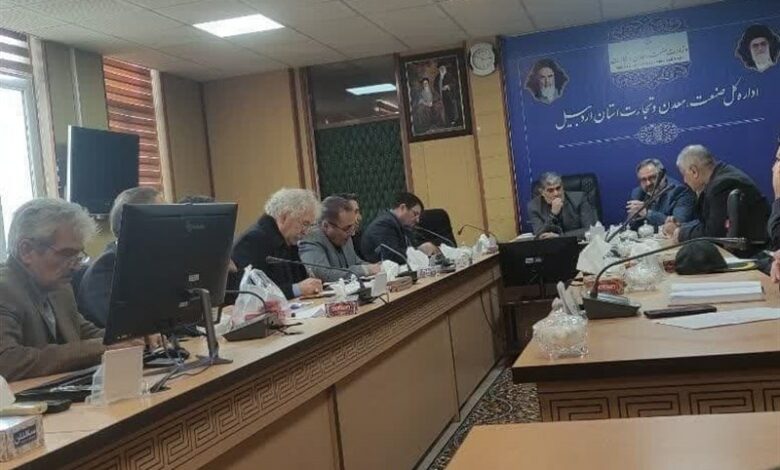 برخورد قانونی با 125 برند محرز پوشاک قاچاق در اردبیل