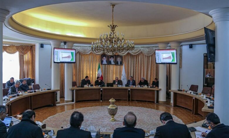 برگزاری جلسه کارگروه انرژی آذربایجان‌شرقی با لوستر خاموش