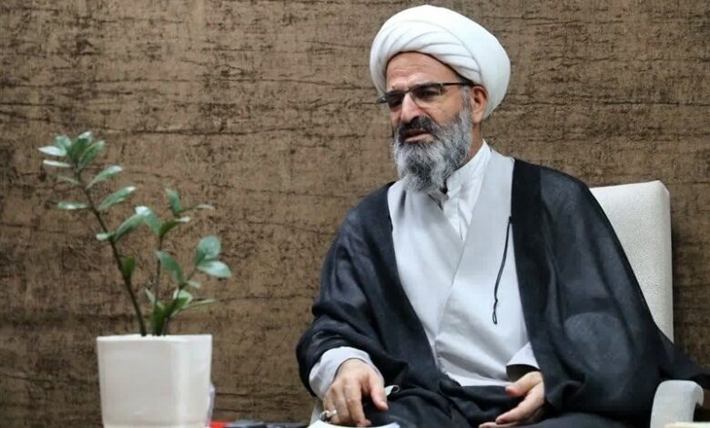 تاکید امام جمعه سمنان بر گره‌گشایی از کار مردم