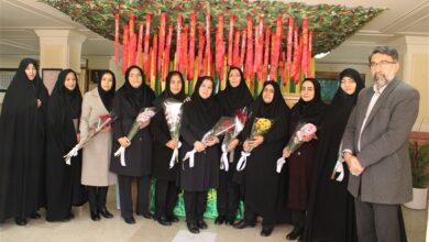 تجلیل از مدیری که خودروی خود را برای کمک به دانش‌آموزش فروخت