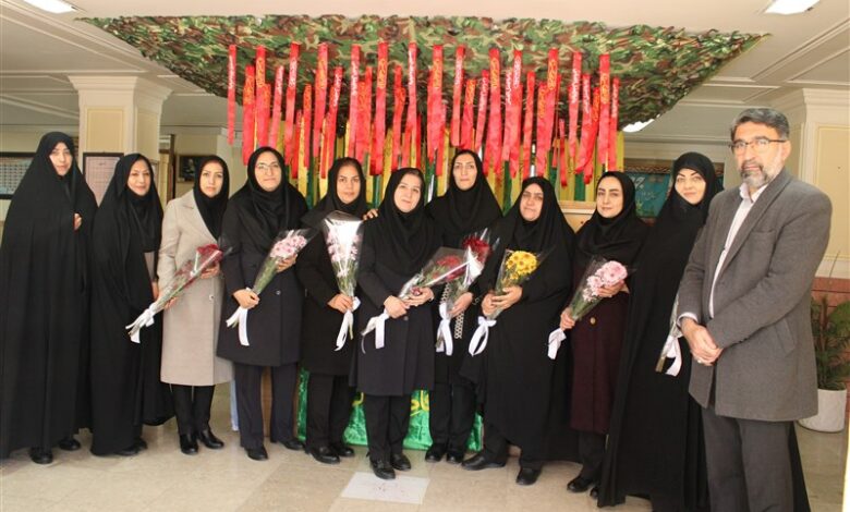 تجلیل از مدیری که خودروی خود را برای کمک به دانش‌آموزش فروخت