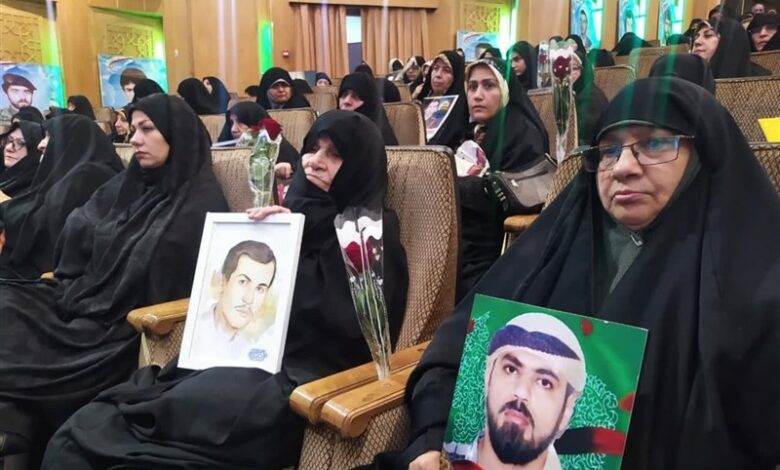 تجلیل از مقام یک هزار مادر و همسر شهید در هرمزگان