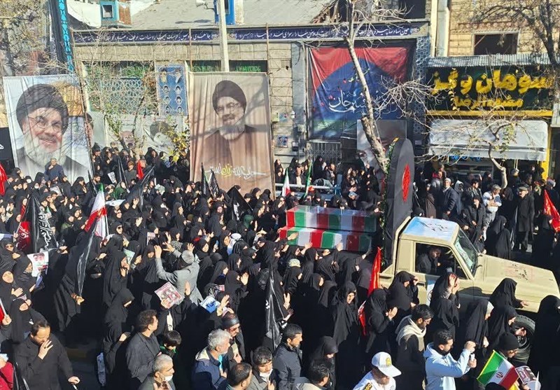 تشییع 14 شهید گمنام در اجتماع سوگواران فاطمیون در مشهد