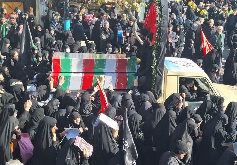 تشییع 14 شهید گمنام در اجتماع سوگواران فاطمیون در مشهد