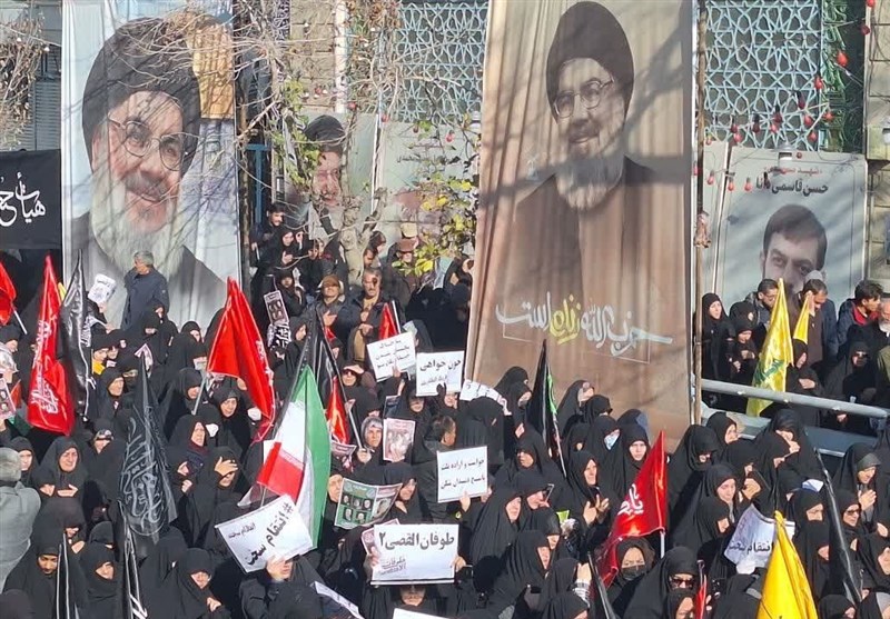 تشییع 14 شهید گمنام در اجتماع سوگواران فاطمیون در مشهد