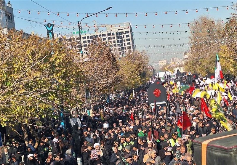 تشییع 14 شهید گمنام در اجتماع سوگواران فاطمیون در مشهد