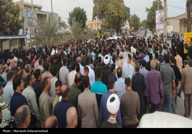 تشییع باشکوه پیکر مطهر شهید مدافع امنیت در بندرلنگه+تصاویر