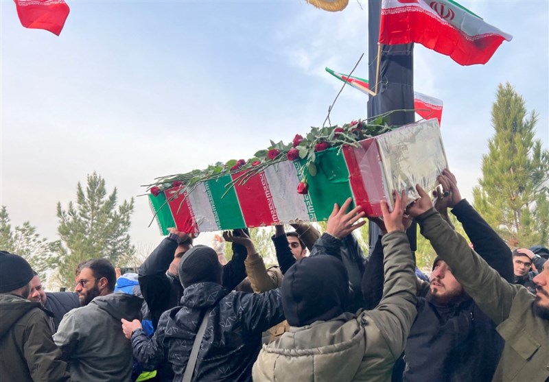 تشییع و تدفین شهید گمنام در دانشگاه علوم پزشکی البرز