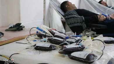 داوطلبان هلال احمر، داوطلب اهدای خون می‌شوند