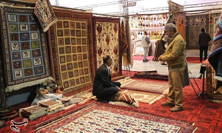دولت باید از صنعت فرش دست بکشد