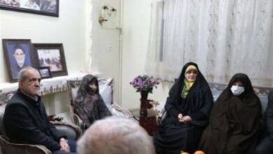 دیدار پزشکیان با مادران و همسران شهدا